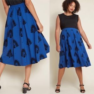 Classic Majesty Midi Skirt in Peacocks